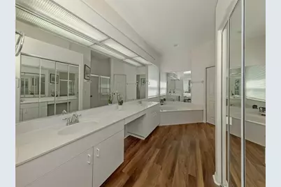 554 Fallbrook Drive, Venice, FL 34292 - Photo 17