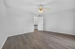 245 Center Rd, Venice, FL 34285 - Photo 23