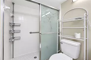642 Bird Bay Dr E, Venice, FL 34285 - Photo 45