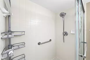 642 Bird Bay Dr E, Venice, FL 34285 - Photo 47