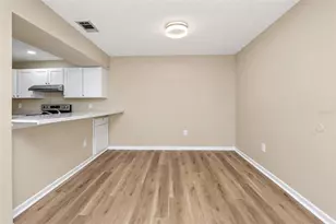 642 Bird Bay Dr E, Venice, FL 34285 - Photo 7