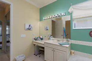 6725 41st St Cir E, Sarasota, FL 34243 - Photo 33
