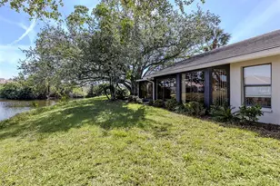 268 Southampton Dr, Venice, FL 34293 - Photo 9