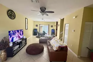 7668 S Stonecreek Circle, Hollywood, FL 33024 - Photo 5
