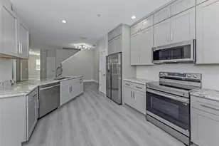 3941 Yellowstone Cir, Sarasota, FL 34233 - Photo 15