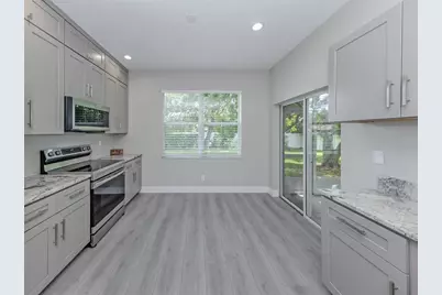 3941 Yellowstone Circle, Sarasota, FL 34233 - Photo 17