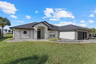 39 Long Meadow Ct, Rotonda West, FL 33947 - Photo 3