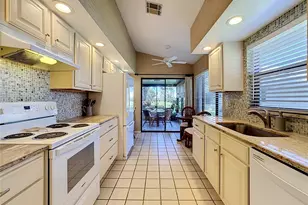 307 Pembroke Ln N, Venice, FL 34293 - Photo 17