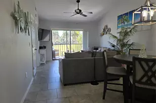927 Capri Isles Blvd, Venice, FL 34292 - Photo 9
