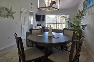 927 Capri Isles Blvd, Venice, FL 34292 - Photo 11