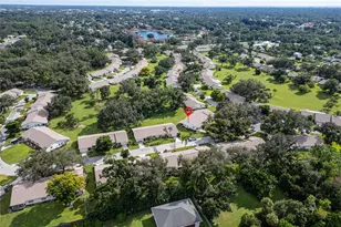 4206 Oakhurst Cir E, Sarasota, FL 34233 - Photo 57