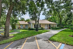 4206 Oakhurst Cir E, Sarasota, FL 34233 - Photo 61