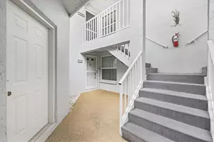 1041 Capri Isles Blvd, Venice, FL 34292 - Photo 3