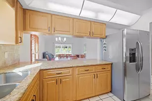 1041 Capri Isles Blvd, Venice, FL 34292 - Photo 11