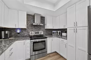 82 Circlewood Dr, Venice, FL 34293 - Photo 7