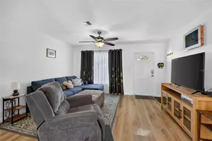 82 Circlewood Dr, Venice, FL 34293 - Photo 13