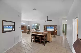 446 Pinewood Lake Dr, Venice, FL 34285 - Photo 7