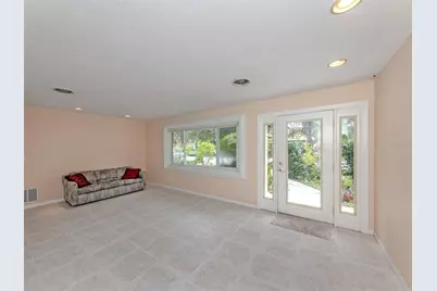 324 Ponce De Leon Avenue, Venice, FL 34285 - Photo 9