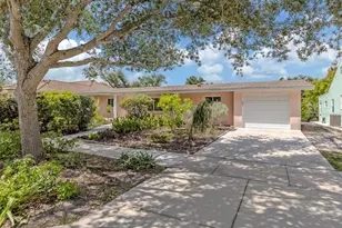 324 Ponce De Leon Ave, Venice, FL 34285 - Photo 3