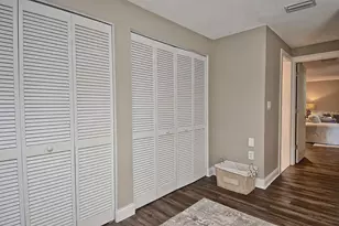 2121 Wood St, Sarasota, FL 34237 - Photo 15