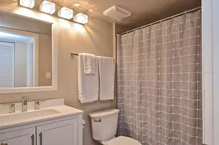 2121 Wood St, Sarasota, FL 34237 - Photo 9
