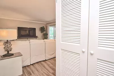 2121 Wood Street #201, Sarasota, FL 34237 - Photo 3