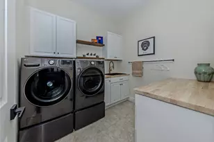 10422 Medjool Dr, Venice, FL 34293 - Photo 11