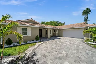 7520 Curtiss Avenue, Sarasota, FL 34231 - Photo 1
