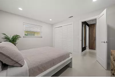 7520 Curtiss Avenue, Sarasota, FL 34231 - Photo 23