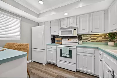 995 Laguna Drive #305, Venice, FL 34285 - Photo 11