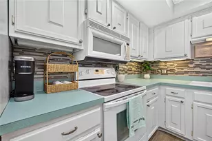 995 La Guna Dr, Venice, FL 34285 - Photo 13