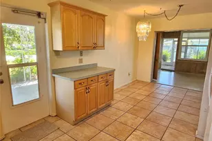 264 Glen Oak Rd, Venice, FL 34293 - Photo 9