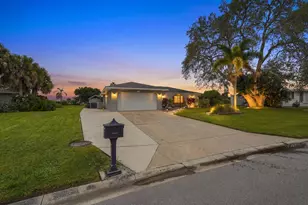 2331 Sandlewood Dr, Venice, FL 34293 - Photo 5