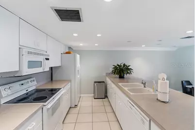 4485 Gulf Of Mexico Drive #402, Longboat Key, FL 34228 - Photo 13