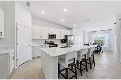 17500 Opal Sand Drive #206, Venice, FL 34293 - Photo 5