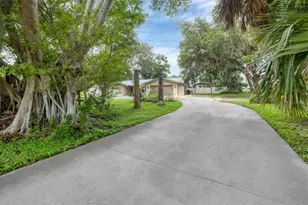 336 Timbruce Ln NW, Port Charlotte, FL 33952 - Photo 3