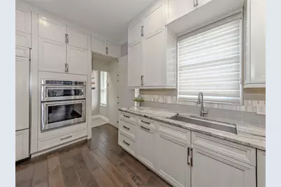 565 Fallbrook Drive, Venice, FL 34292 - Photo 13