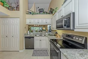 316 Clearbrook Cir, Venice, FL 34292 - Photo 15