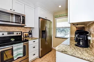 433 Cerromar Ln, Venice, FL 34293 - Photo 13