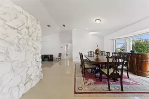 966 N Doral Ln, Venice, FL 34293 - Photo 9