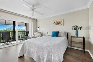 512 W Venice Ave, Venice, FL 34285 - Photo 11