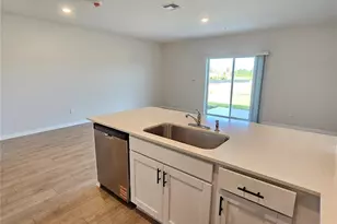 10710 Tiger Lily Dr, Venice, FL 34293 - Photo 15