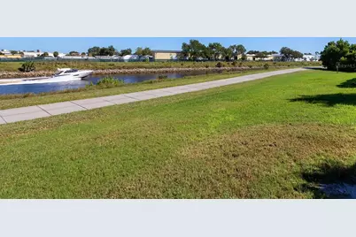 202 Rio Terra, Venice, FL 34285 - Photo 33