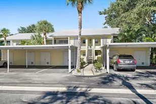 439 Cerromar Ln, Venice, FL 34293 - Photo 1