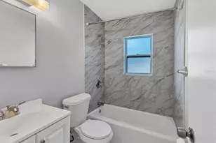 220 Colonia Ln E, Nokomis, FL 34275 - Photo 29