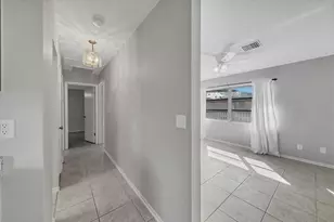 220 Colonia Ln E, Nokomis, FL 34275 - Photo 15