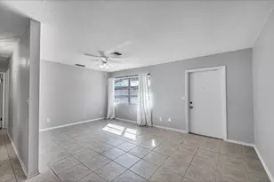 220 Colonia Ln E, Nokomis, FL 34275 - Photo 7
