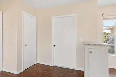 832 S Gondola Drive, Venice, FL 34293 - Photo 33