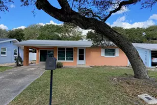 814 E 10th Ave, New Smyrna Beach, FL 32169 - Photo 1