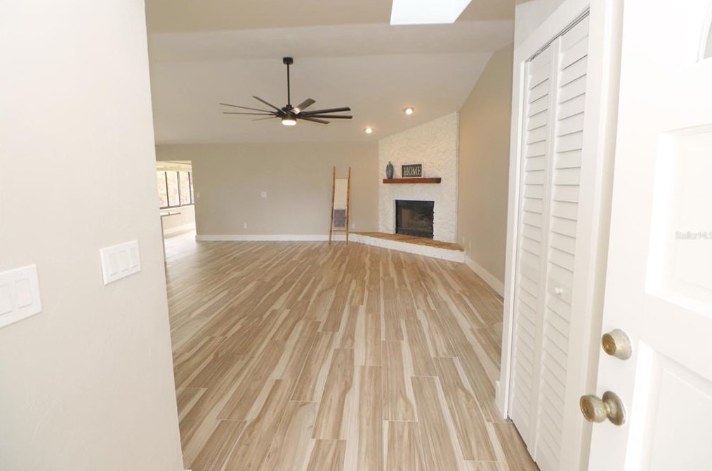 818 Fairway Dr, New Smyrna FL  32168-6117 exterior